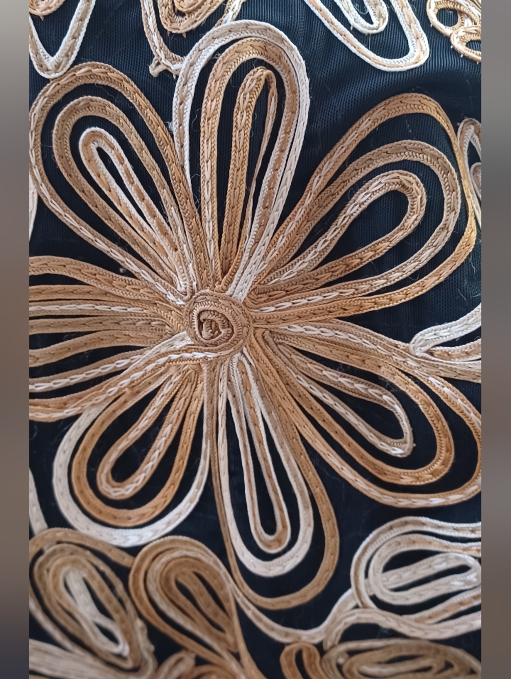 Beautiful And Unique Ribbon Embroidered (?) Jacket - Picture 5 of 7